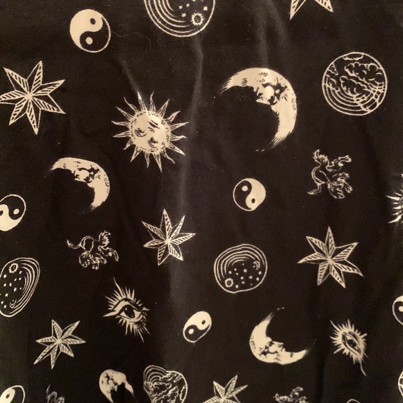 Hot topic sun and moons top MD - Picture 5 of 5